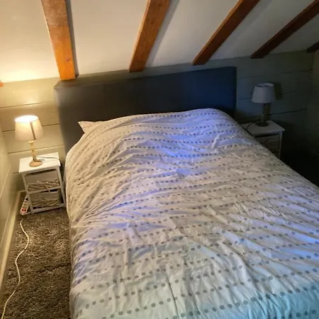 6 Personnes Sur Piste Dağ evi